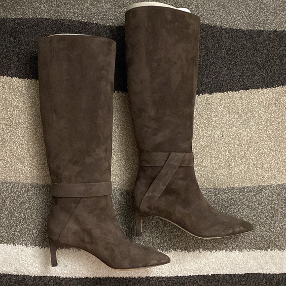 NWOT BANANA REPUBLIC Torri Tall Low Heel Suede Boot - Picture 2 of 6